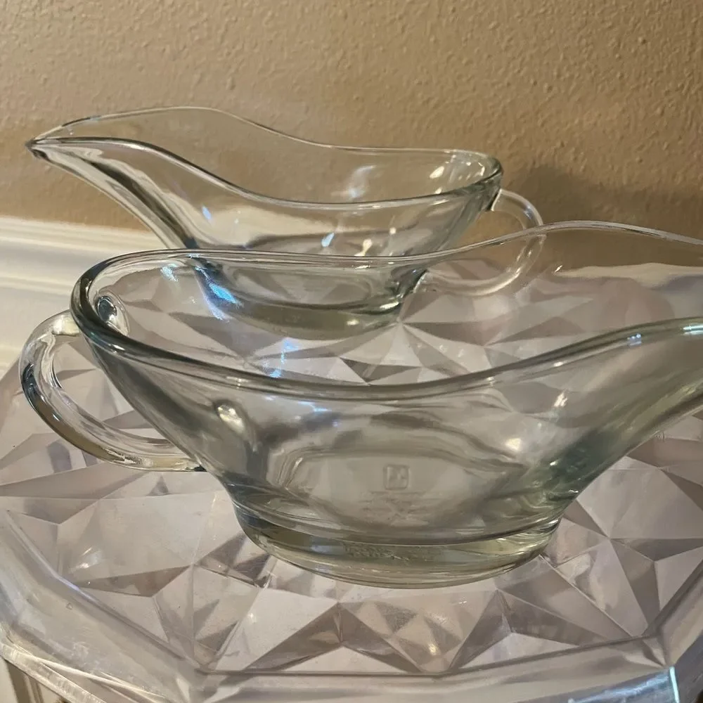 An oh Hocking Vintage Glass Gravy Boats x 2
